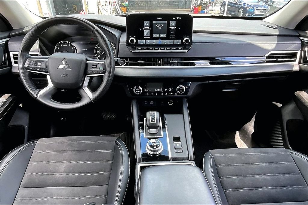 Used 2024 Mitsubishi Outlander SE AWD/4WD image 7