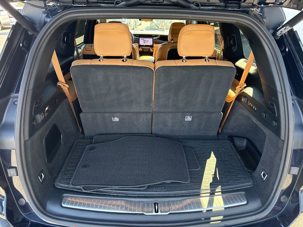 Used 2023 Jeep Grand Cherokee L Summit image 11