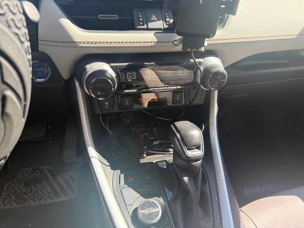 Used 2021 Toyota RAV4 Limited AWD/4WD image 14