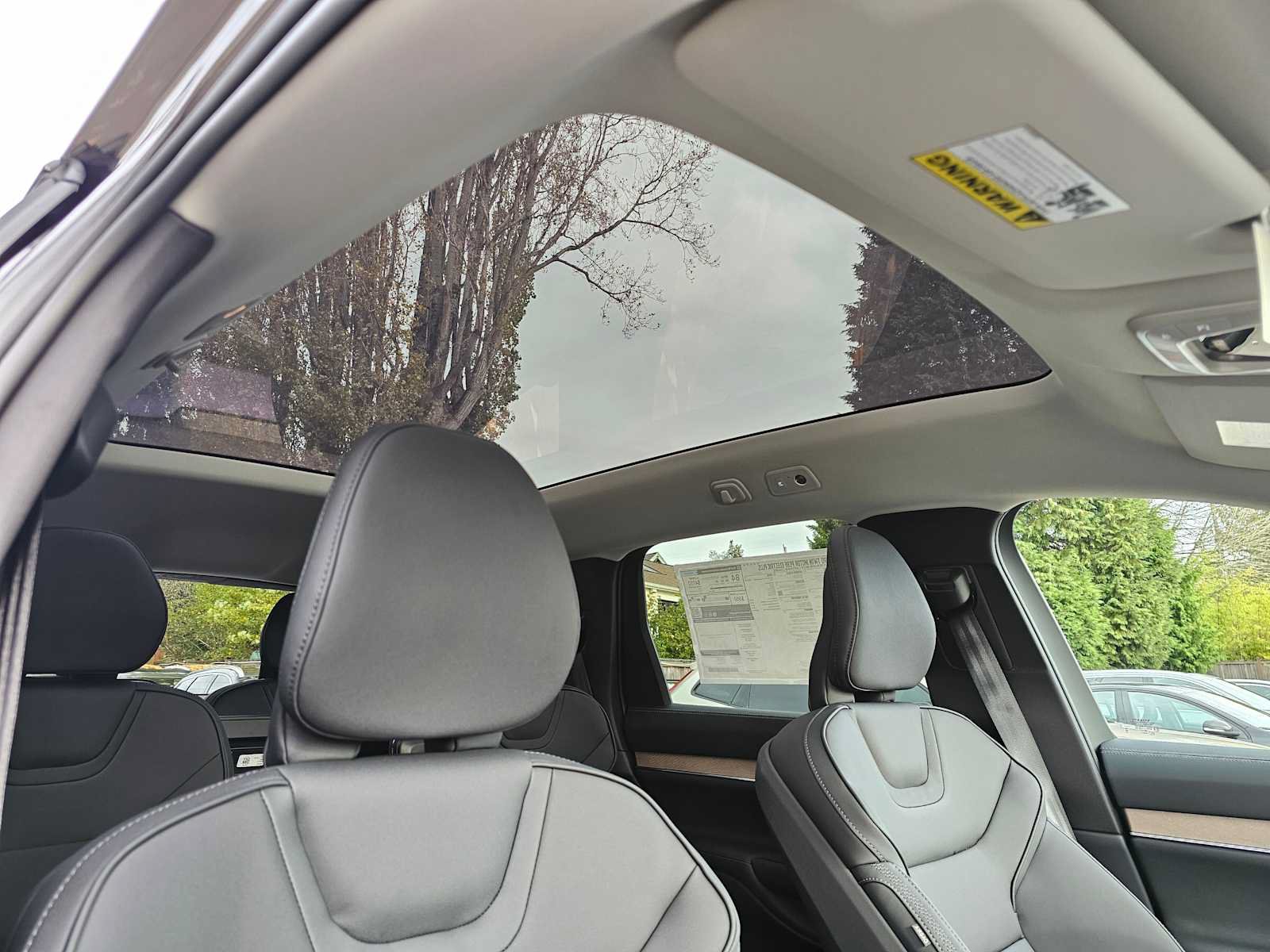 New 2025 Volvo EX90 Plus w/ Protection Package Premier AWD/4WD image 11