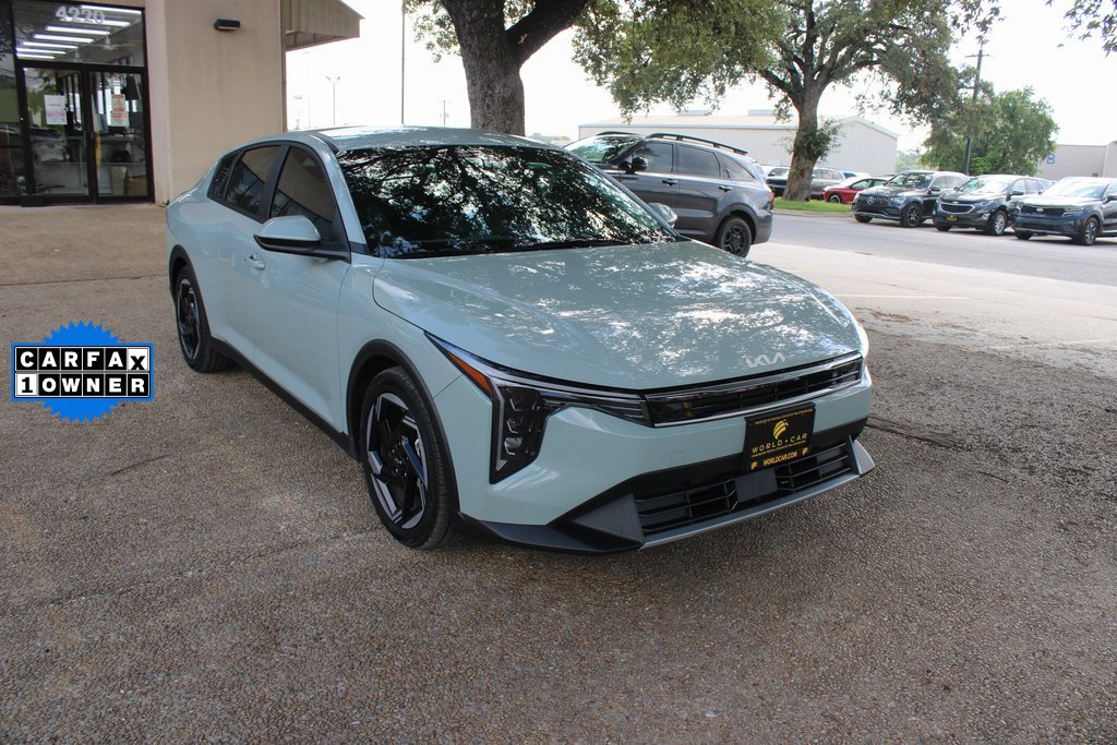 Certified 2025 Kia K4 EX image 1