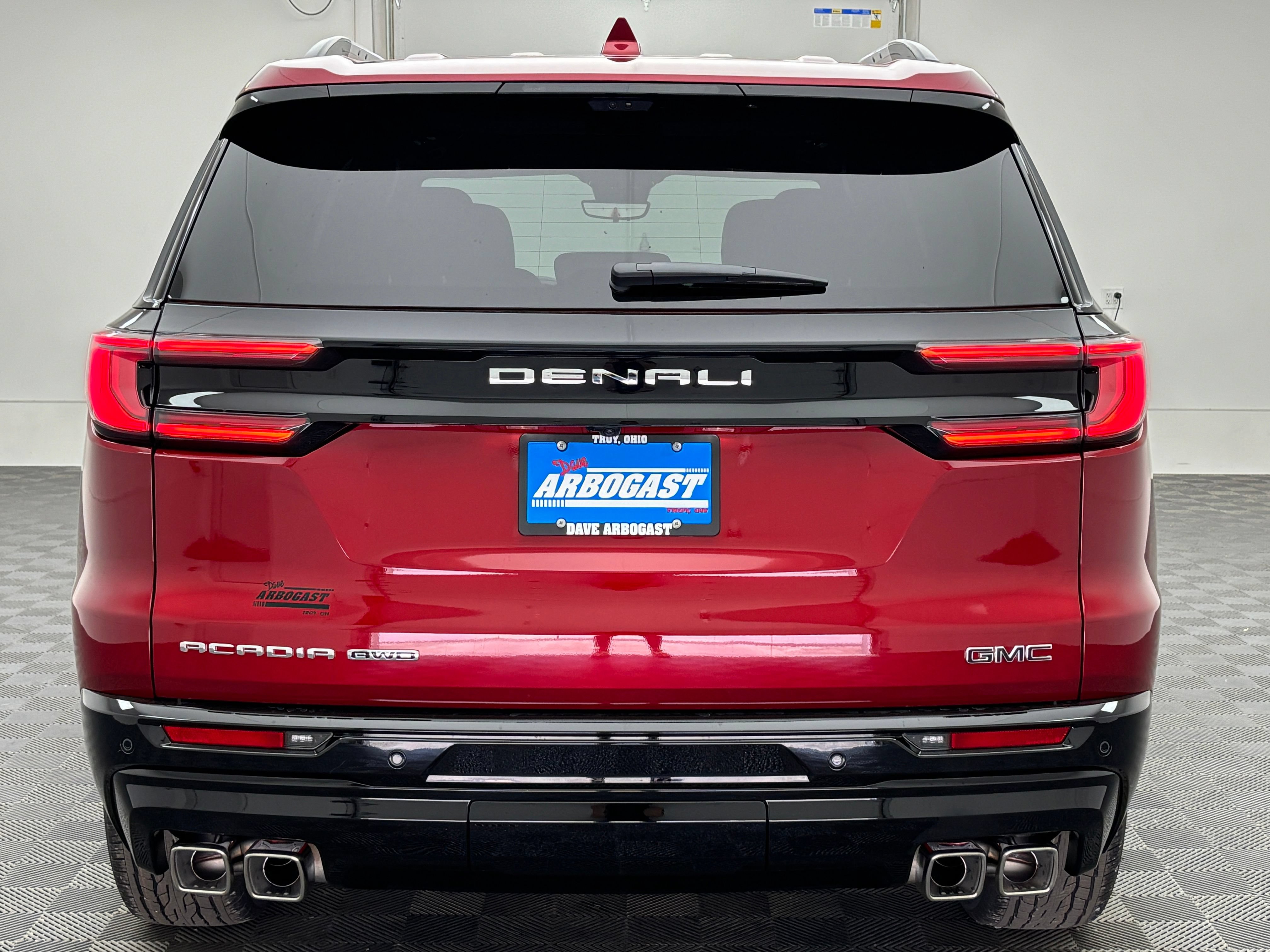New 2026 GMC Acadia Denali Ultimate w/ LPO, Floor Liner Package AWD/4WD image 11