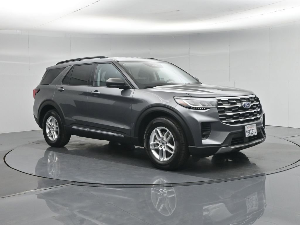 Used 2025 Ford Explorer Active RWD image 28