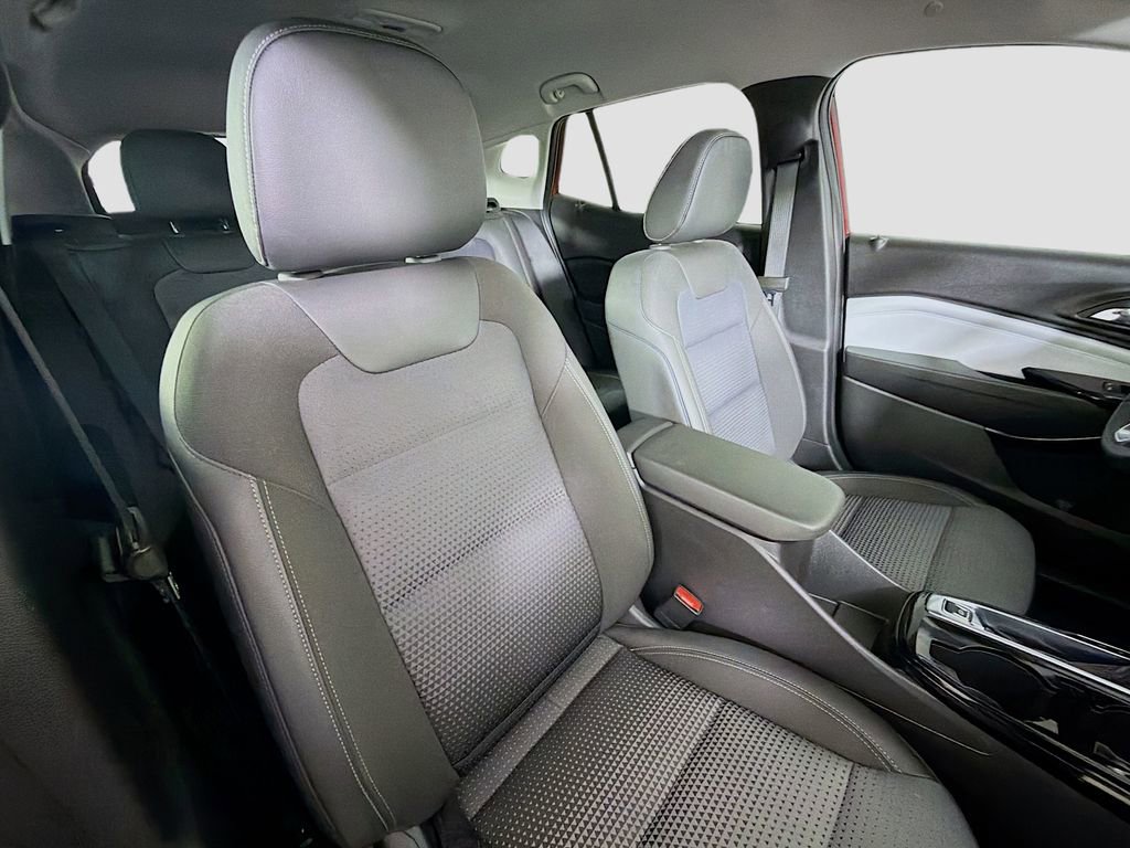 Used 2024 Chevrolet Trax LT w/ Driver Confidence Package image 25