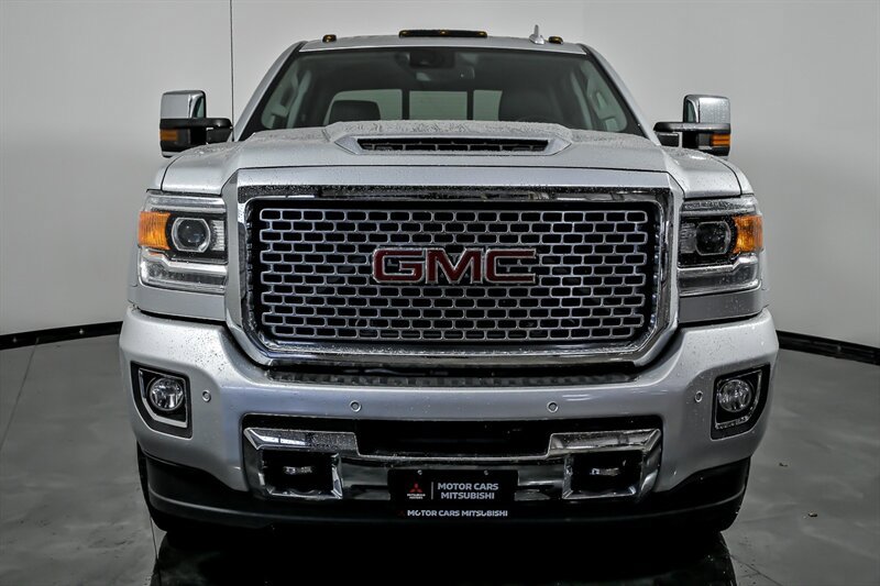 Used 2017 GMC Sierra 2500 Denali w/ Duramax Plus Package AWD/4WD image 4