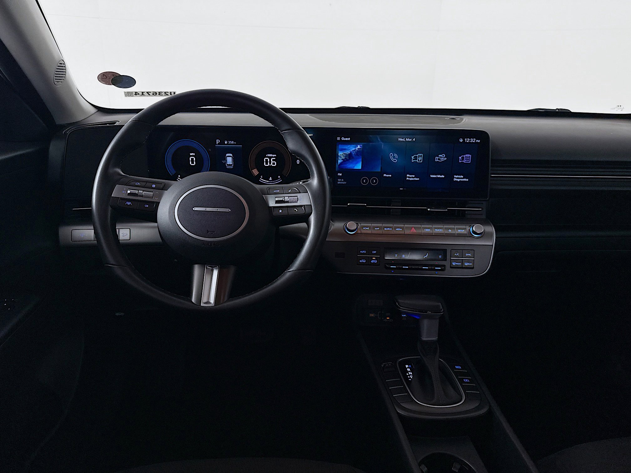 Used 2025 Hyundai Kona SEL image 25
