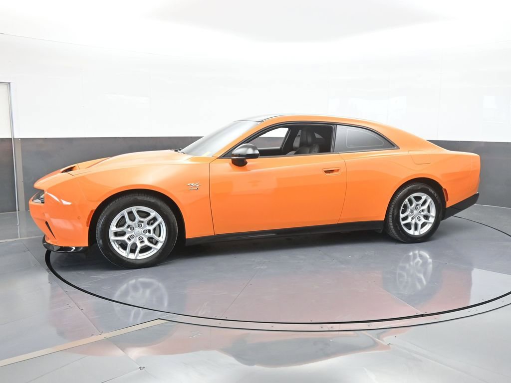 Used 2025 Dodge Charger R/T w/ Sun & Sound Package image 2