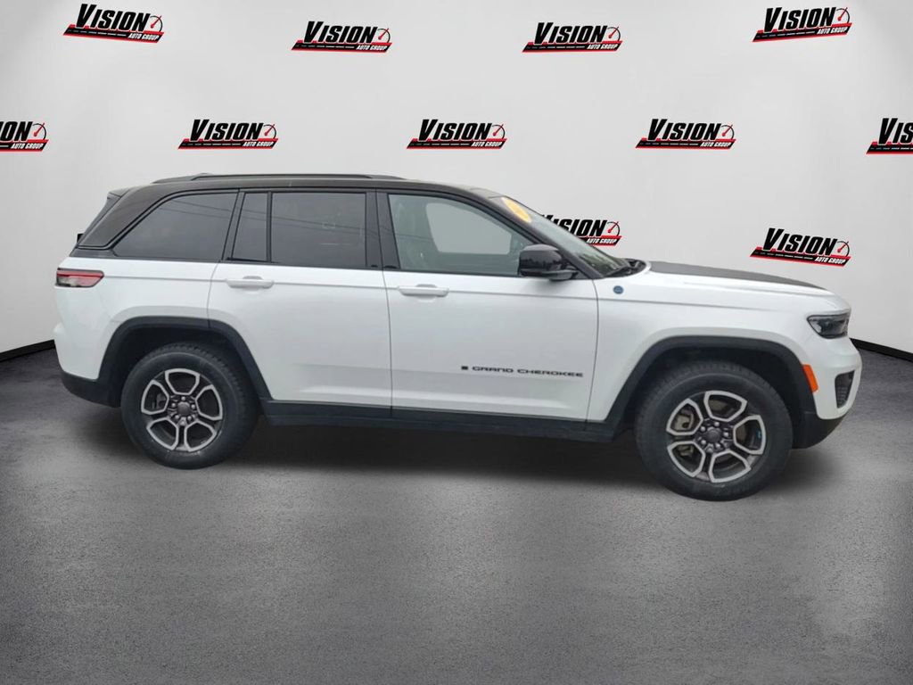 Used 2023 Jeep Grand Cherokee Trailhawk w/ Luxury Tech Group III image 4