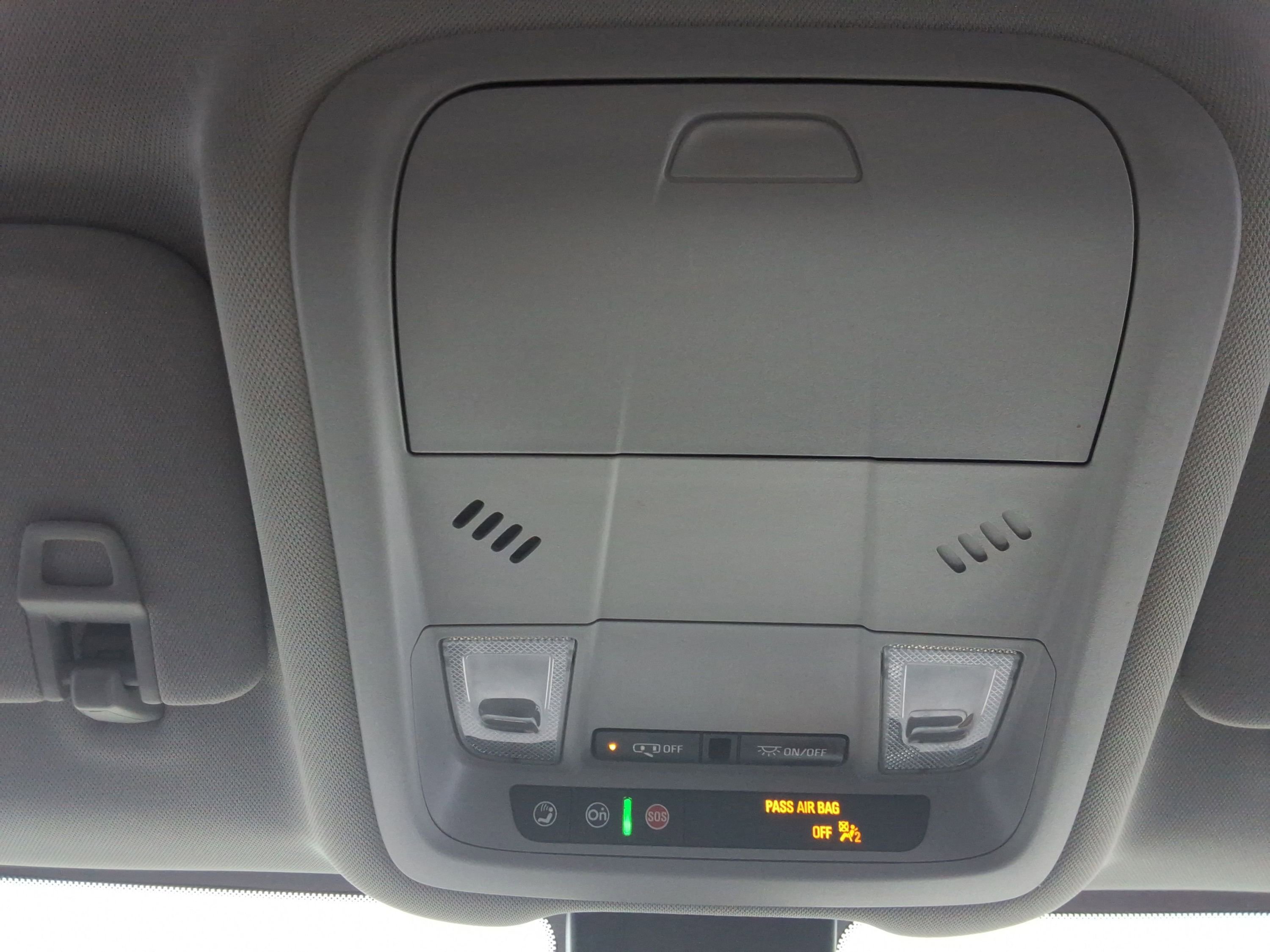 Used 2021 GMC Terrain SLE w/ Driver Convenience Package image 19