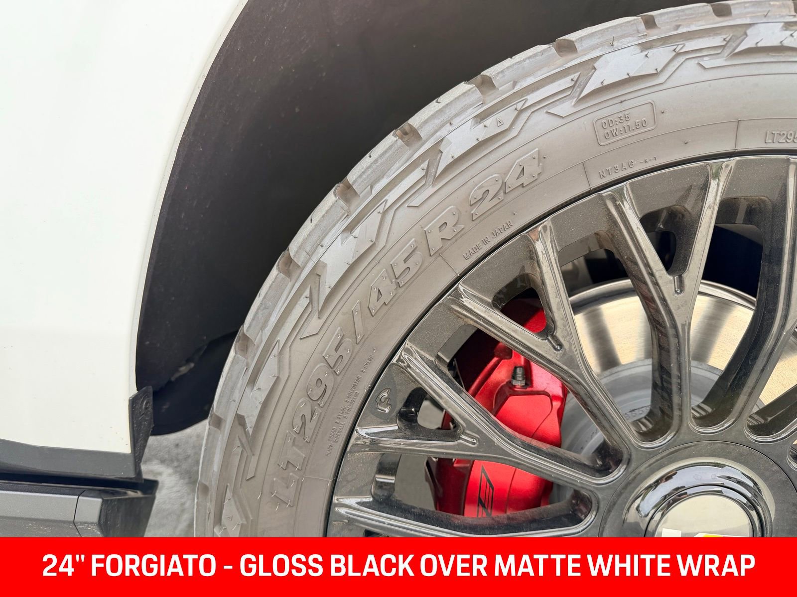 Used 2025 Cadillac Escalade ESV V image 10