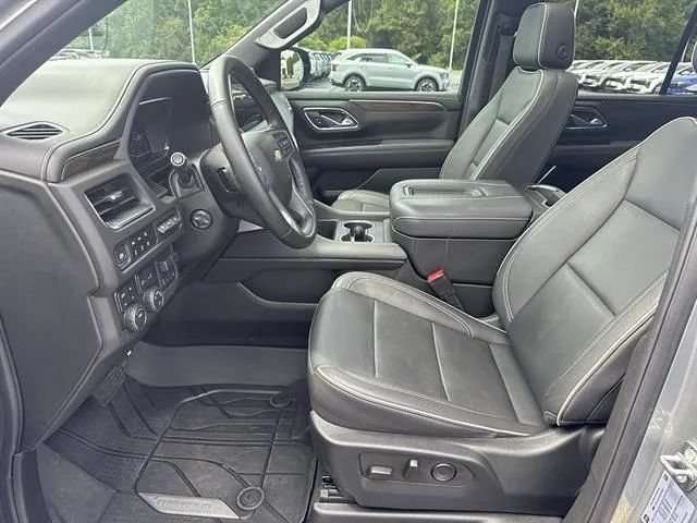 Used 2024 Chevrolet Tahoe Premier w/ Premium Package AWD/4WD image 9