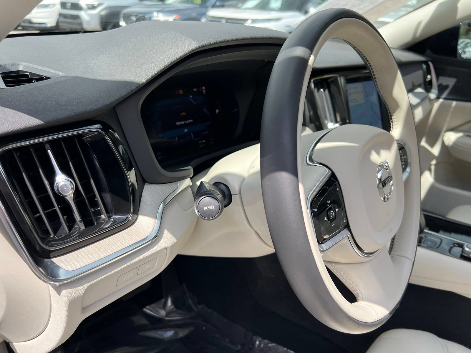 Used 2023 Volvo S60 T8 Plus AWD/4WD image 31