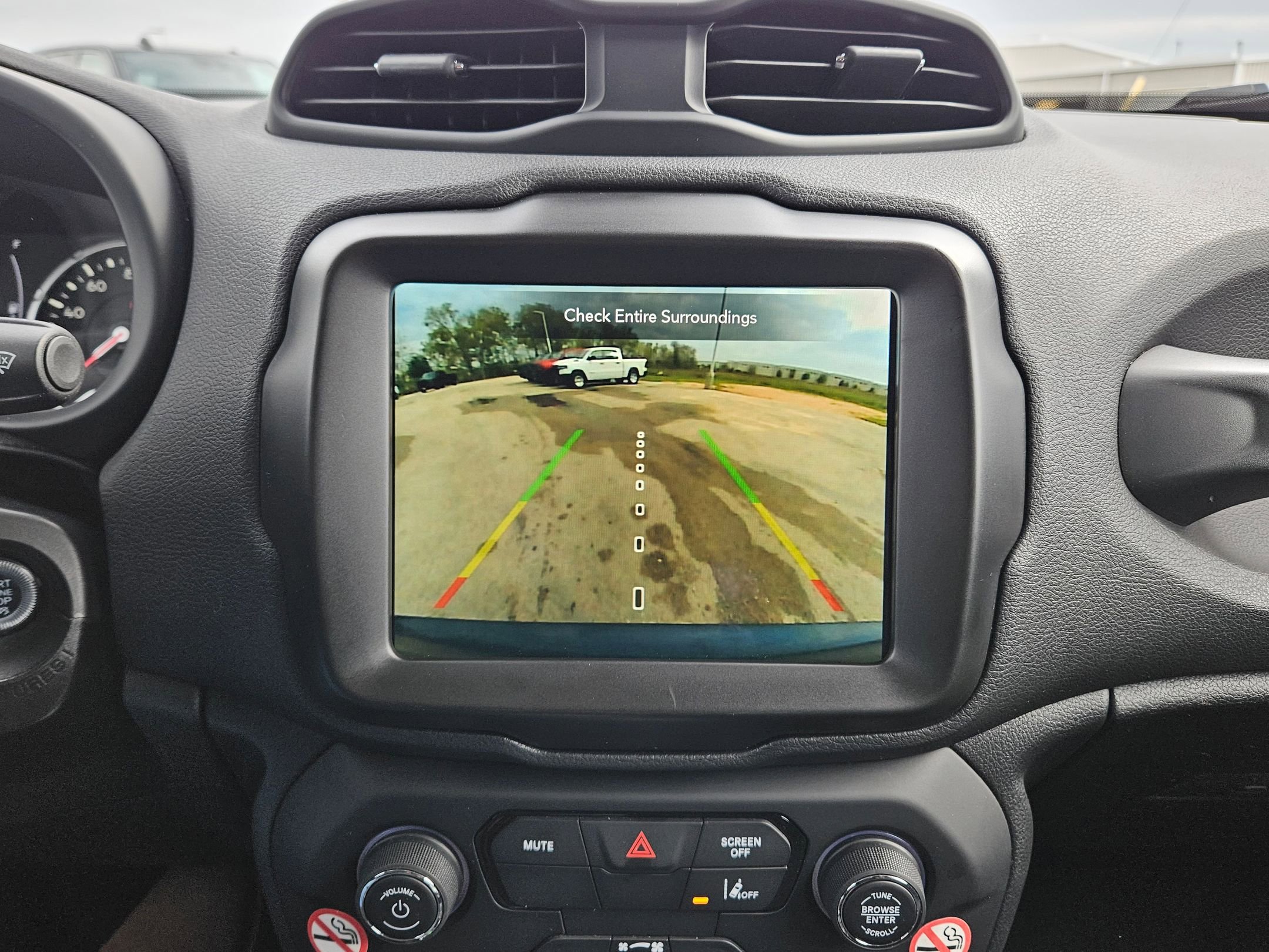 Certified 2023 Jeep Renegade Latitude image 18