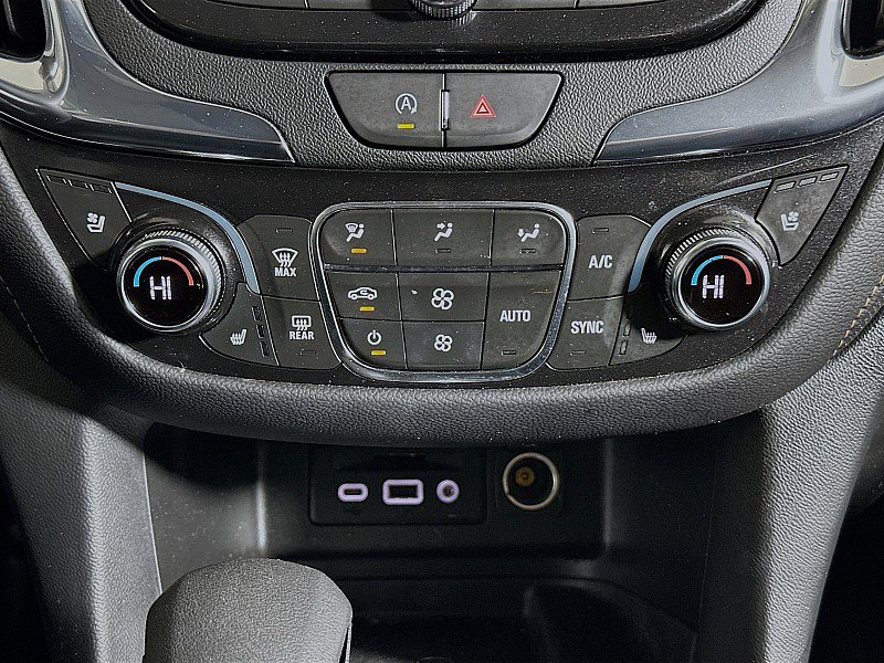 Used 2023 Chevrolet Equinox Premier image 18