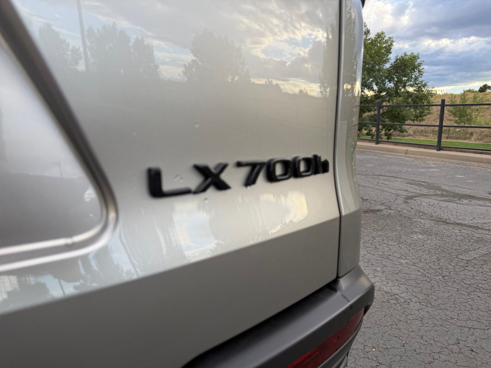 Used 2025 Lexus LX 700h Luxury w/ Accessory Package (Z1) AWD/4WD image 23