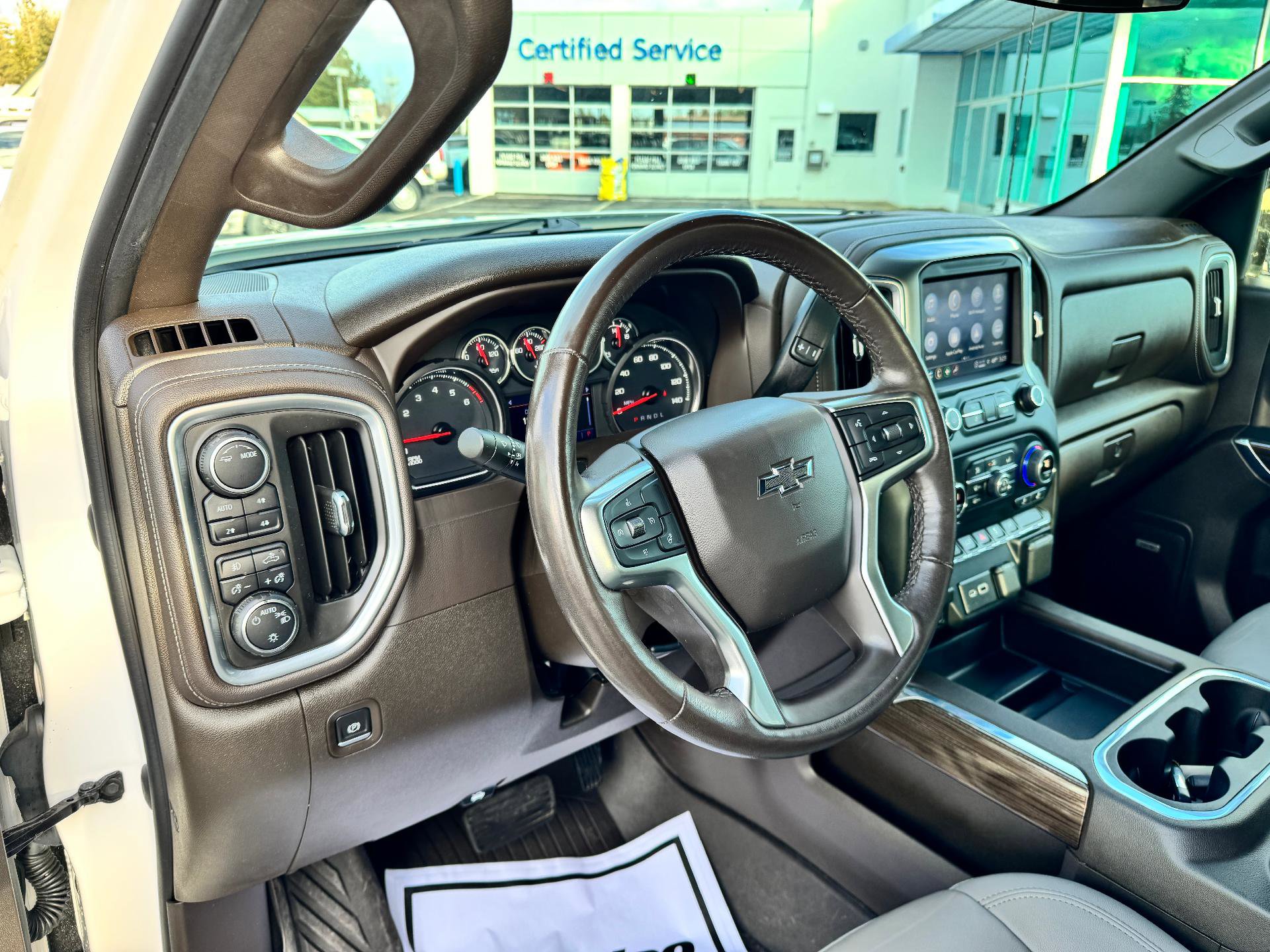 Used 2022 Chevrolet Silverado 1500 LT Trail Boss w/ Convenience Package II image 9