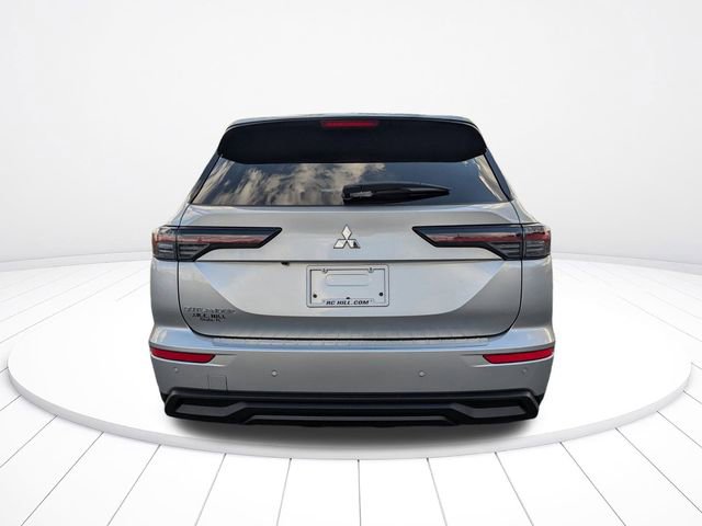New 2026 Mitsubishi Outlander ES image 4