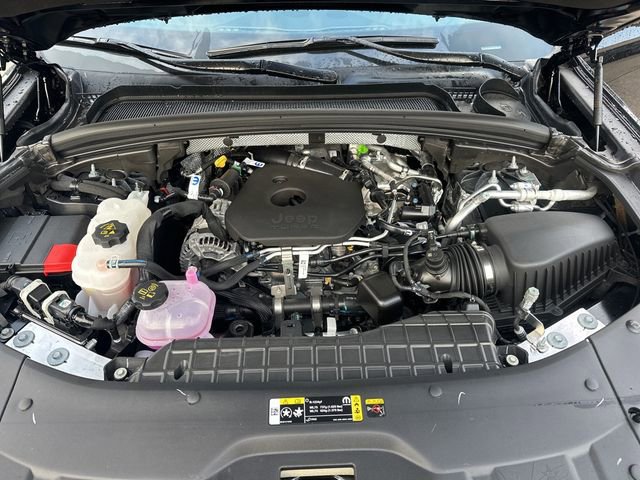 New 2026 Jeep Grand Cherokee Altitude AWD/4WD image 24