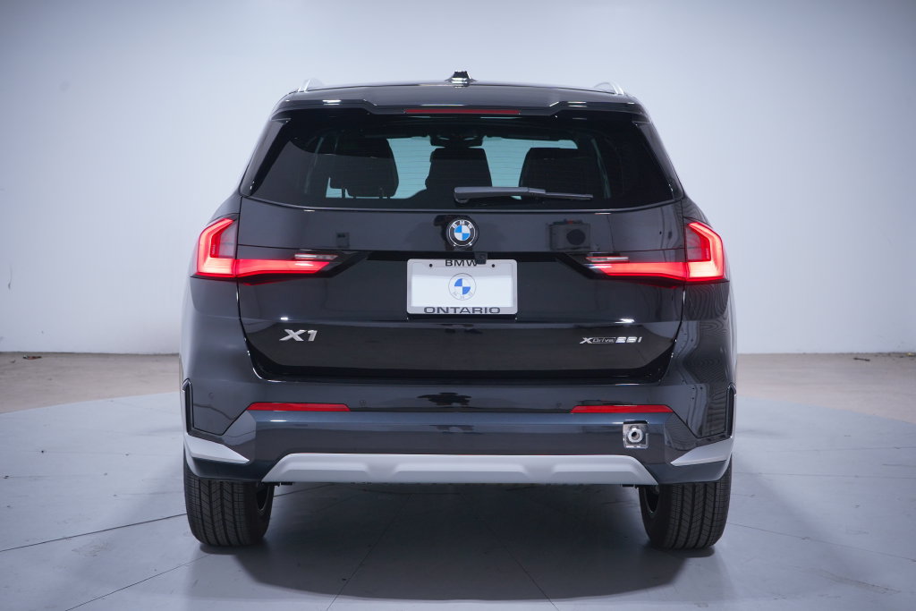 Used 2026 BMW X1 xDrive28i w/ Technology Package AWD/4WD image 5