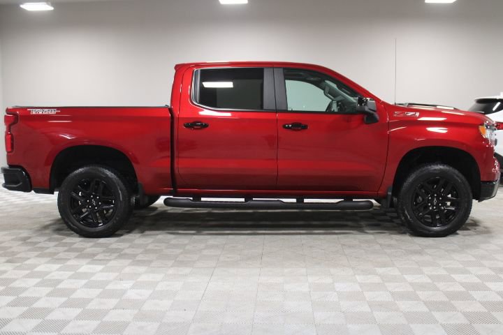 Used 2025 Chevrolet Silverado 1500 LT Trail Boss w/ Convenience Package II AWD/4WD image 11