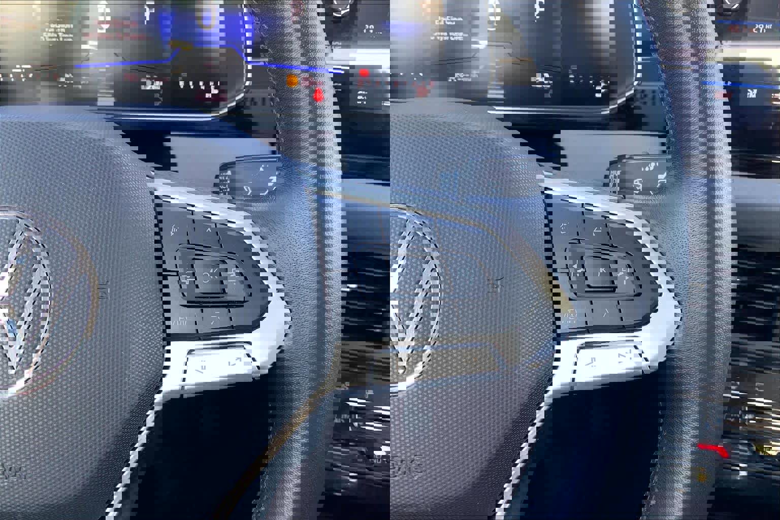 Used 2025 Volkswagen Jetta SE image 25