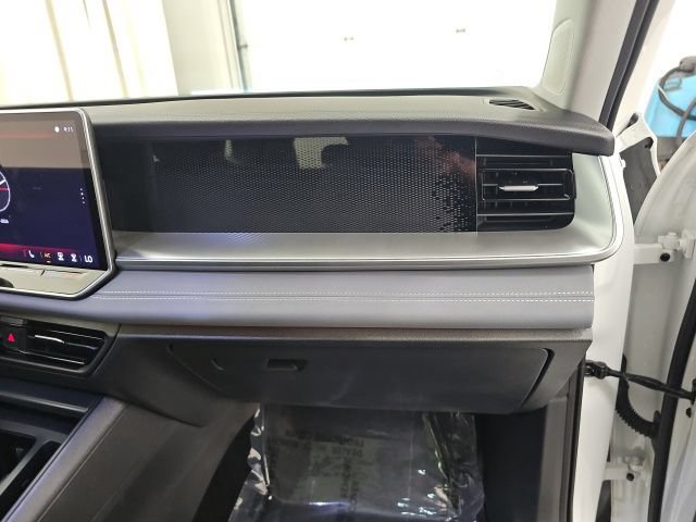 Used 2025 Volkswagen Tiguan SE w/ Panoramic Sunroof Package AWD/4WD image 37