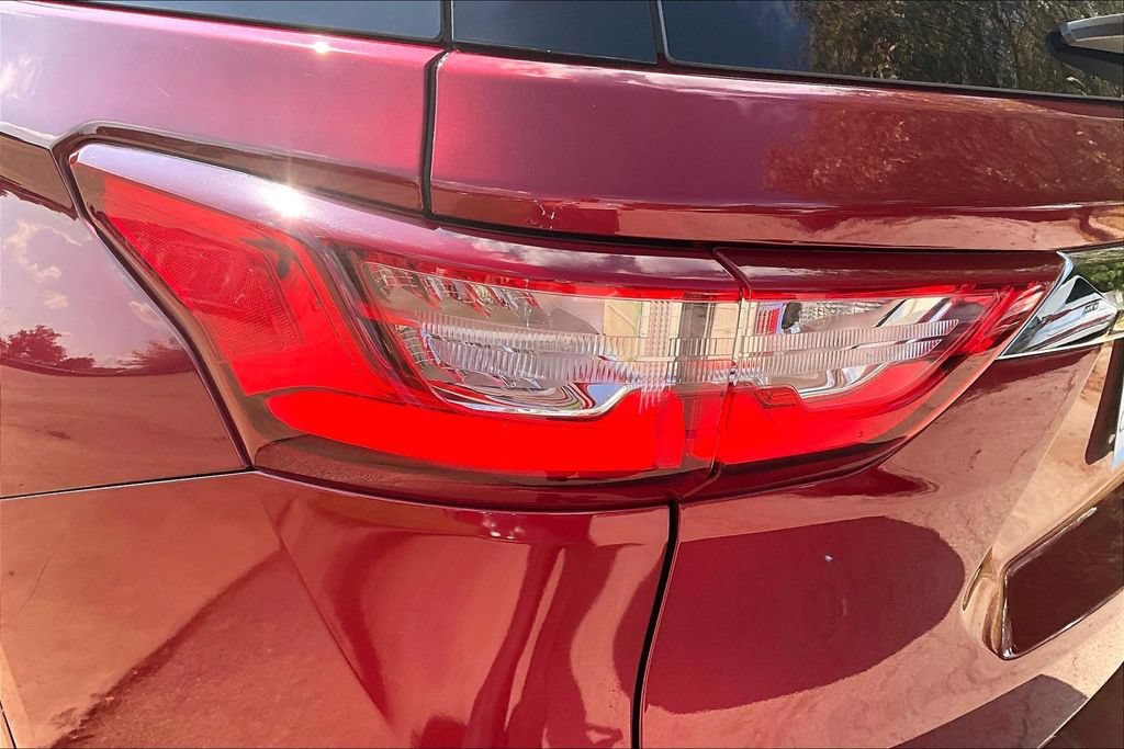 Used 2018 Chevrolet Traverse High Country w/ LPO, Floor Liner Package AWD/4WD image 32