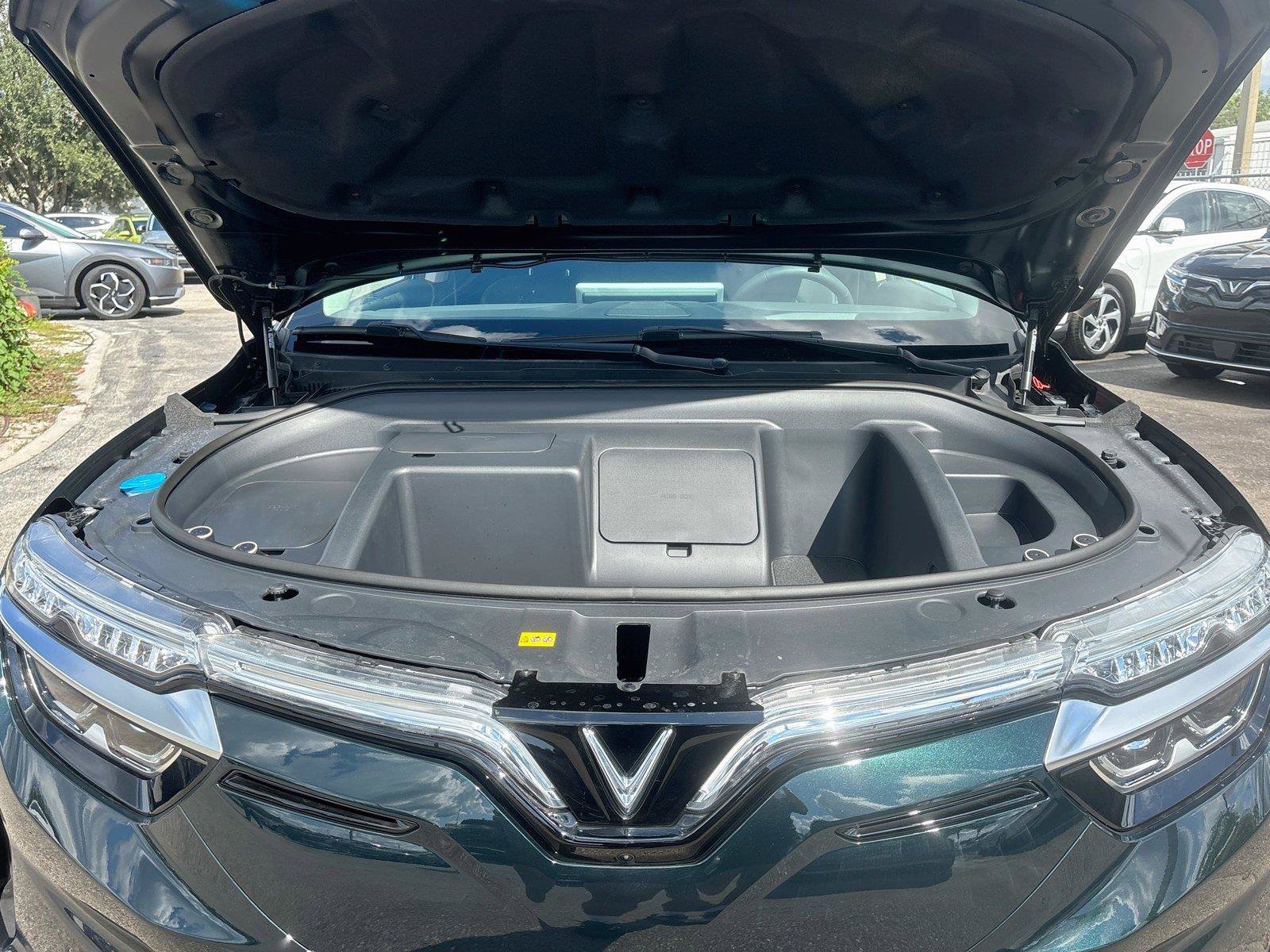 New 2027 VinFast VF 8 Eco AWD/4WD image 29