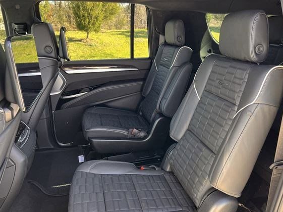 New 2026 Cadillac Escalade ESV Platinum Sport w/ LPO, ONYX Package AWD/4WD image 27