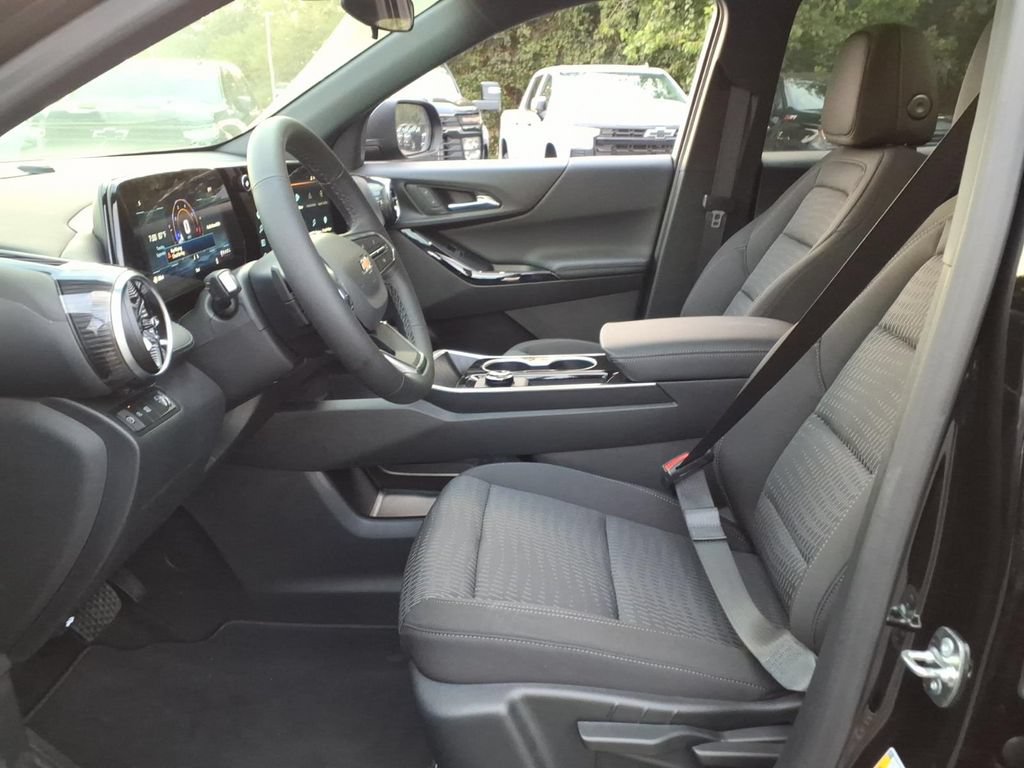 New 2027 Chevrolet Equinox LT FWD image 11