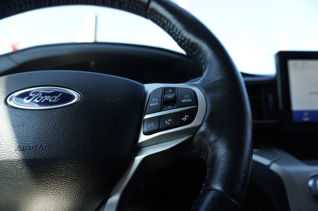 Used 2022 Ford Explorer XLT w/ Equipment Group 202A image 22