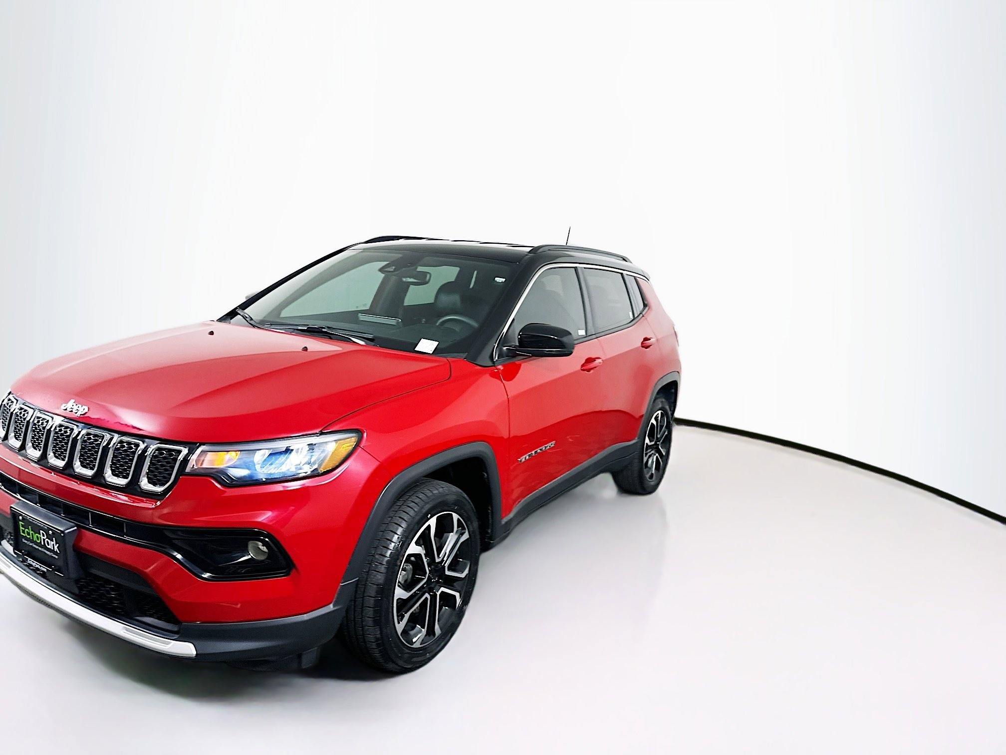 Used 2023 Jeep Compass Limited image 3