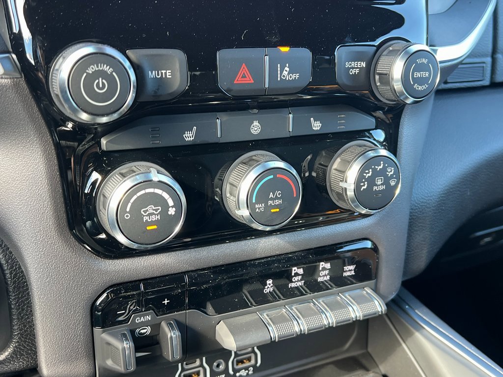 New 2026 RAM 1500 4x4 Crew Cab image 29