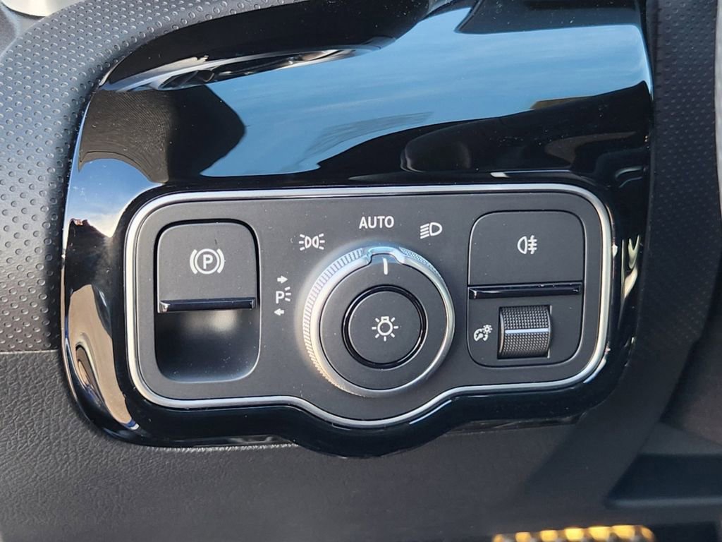 New 2025 Mercedes-Benz CLA 250 4MATIC image 21