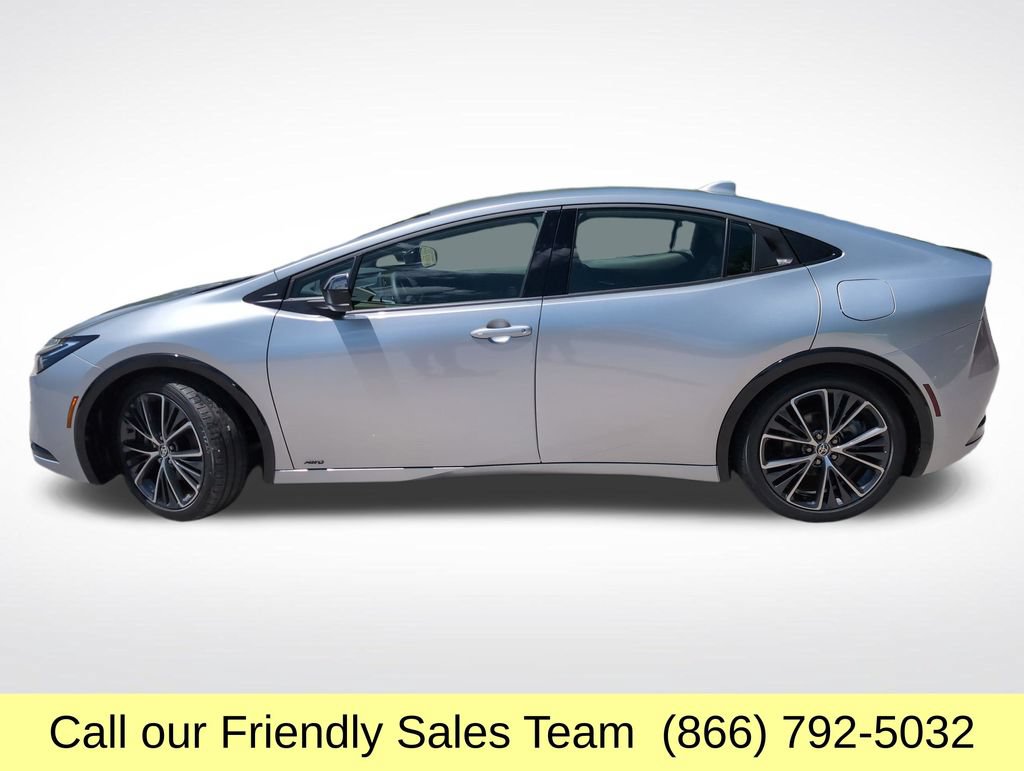 Used 2024 Toyota Prius XLE AWD/4WD image 2
