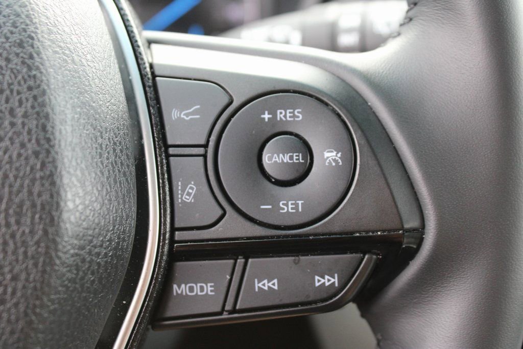 Used 2024 Toyota Venza XLE AWD/4WD image 14