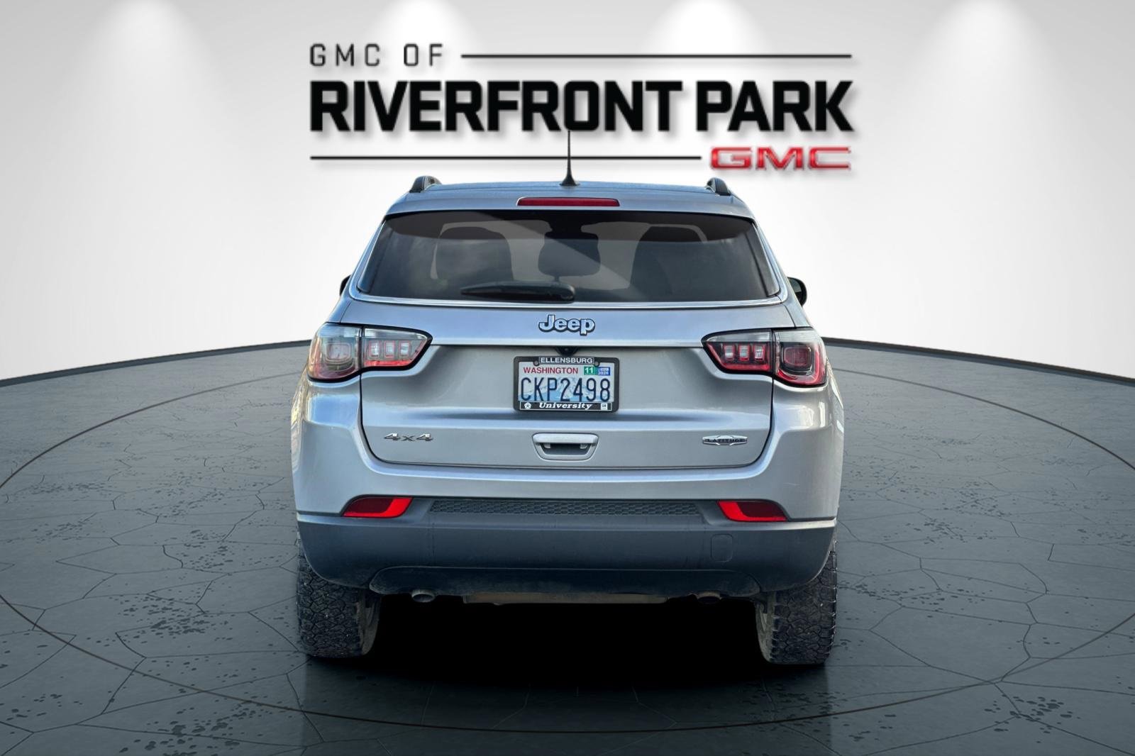 Used 2024 Jeep Compass Latitude image 4