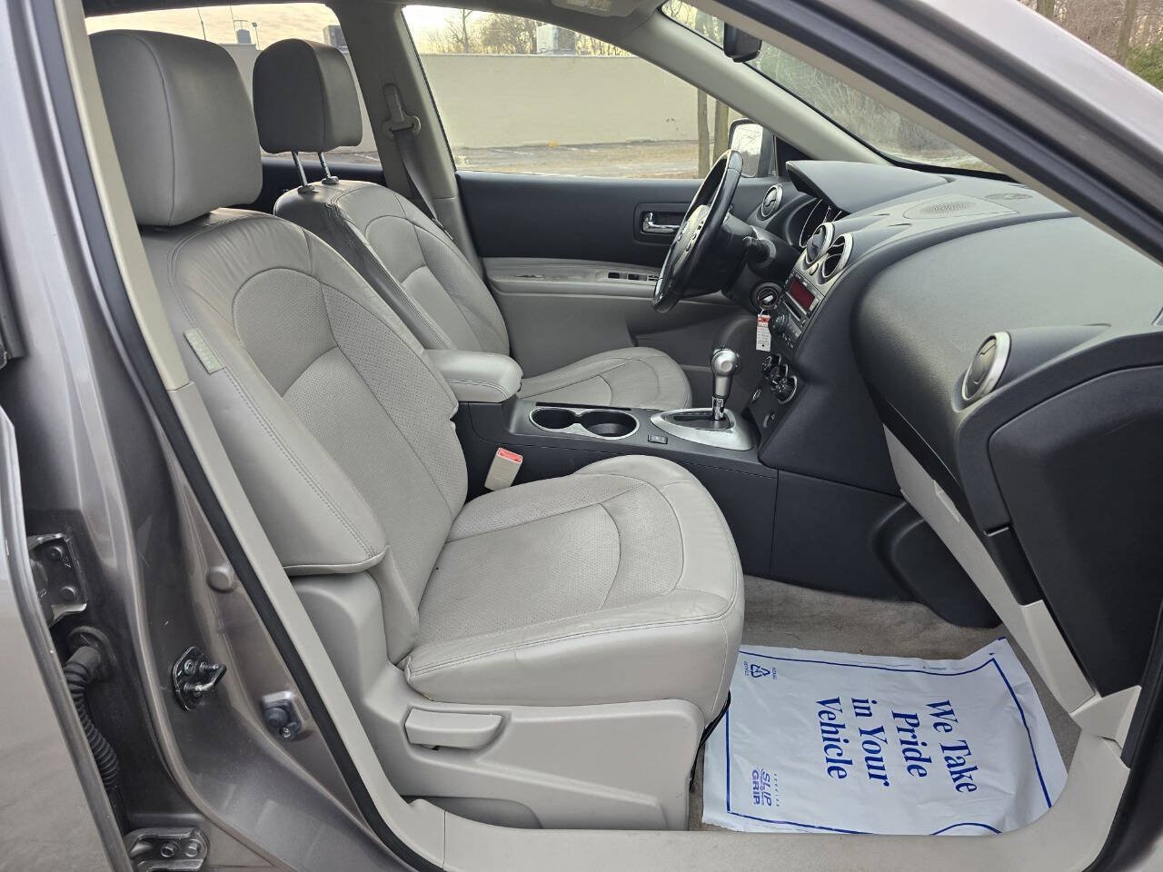 Used 2010 Nissan Rogue SL w/ Premium Pkg AWD/4WD image 12