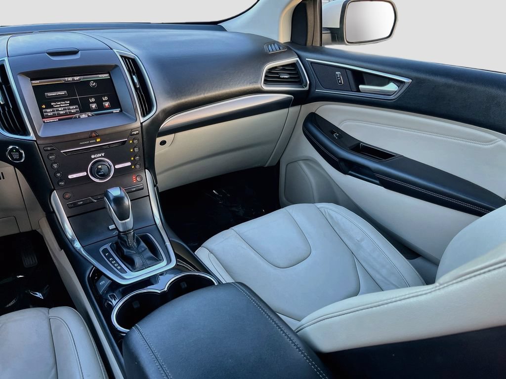 Used 2015 Ford Edge Titanium w/ Technology Package FWD image 23