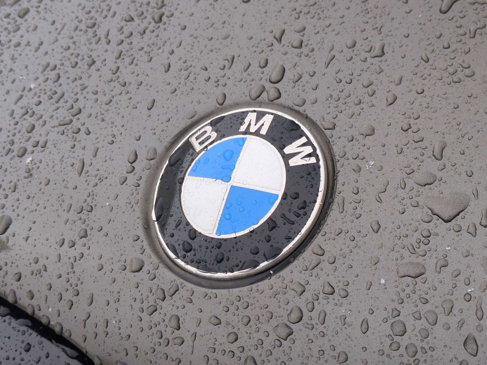 Used 2021 BMW X6 xDrive40i w/ M Sport Package image 12