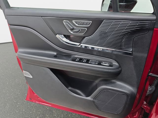 Used 2020 Lincoln Corsair AWD image 24