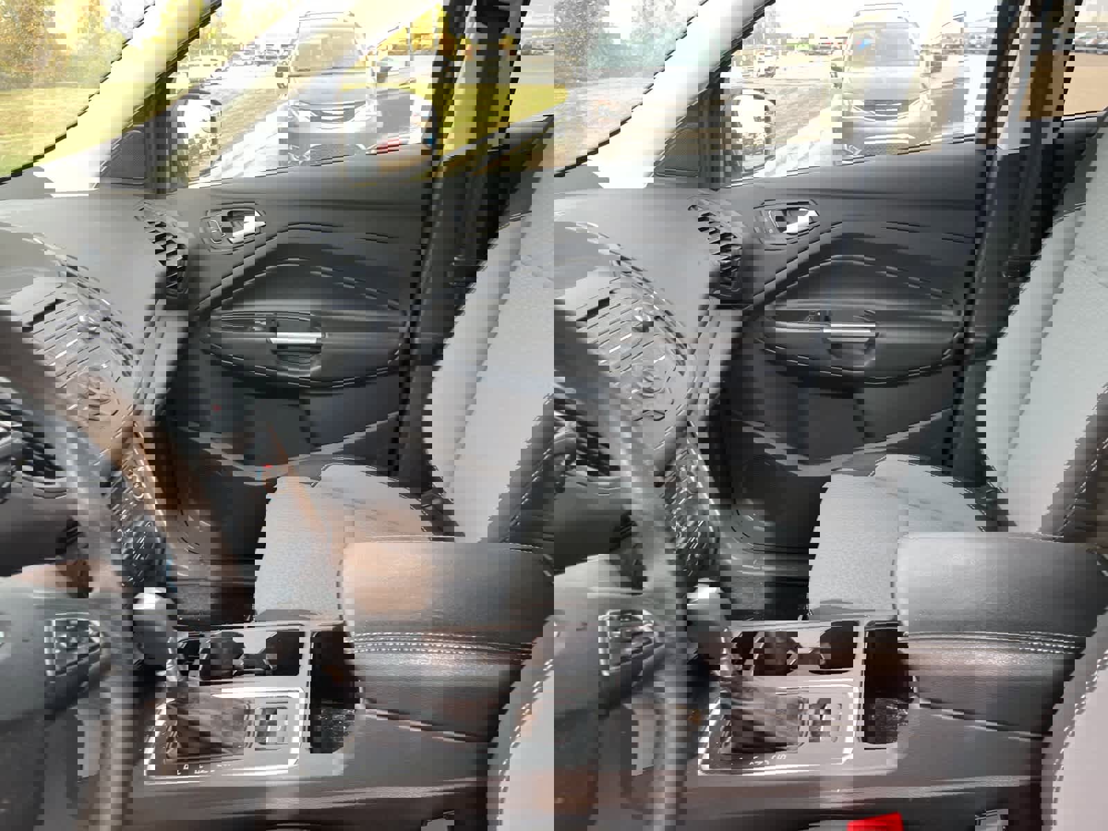 Used 2017 Ford Escape SE image 25