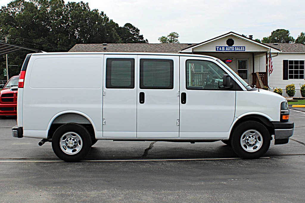 Used 2025 Chevrolet Express 2500 w/ Driver Convenience Package RWD image 7