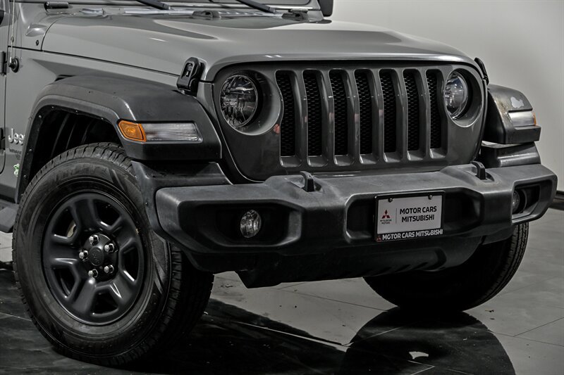 Used 2019 Jeep Wrangler Unlimited Sport AWD/4WD image 2