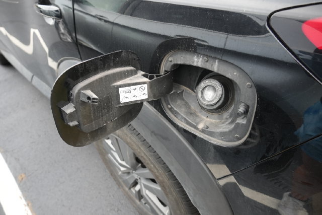 Used 2025 Nissan Pathfinder SV FWD image 12