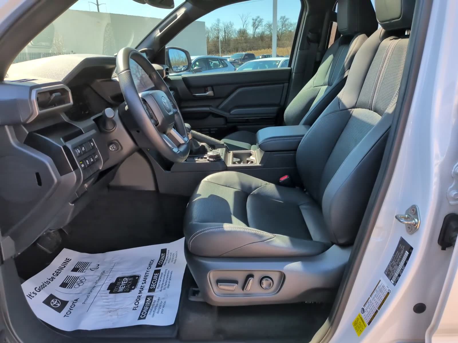 Used 2025 Toyota 4Runner Limited image 18