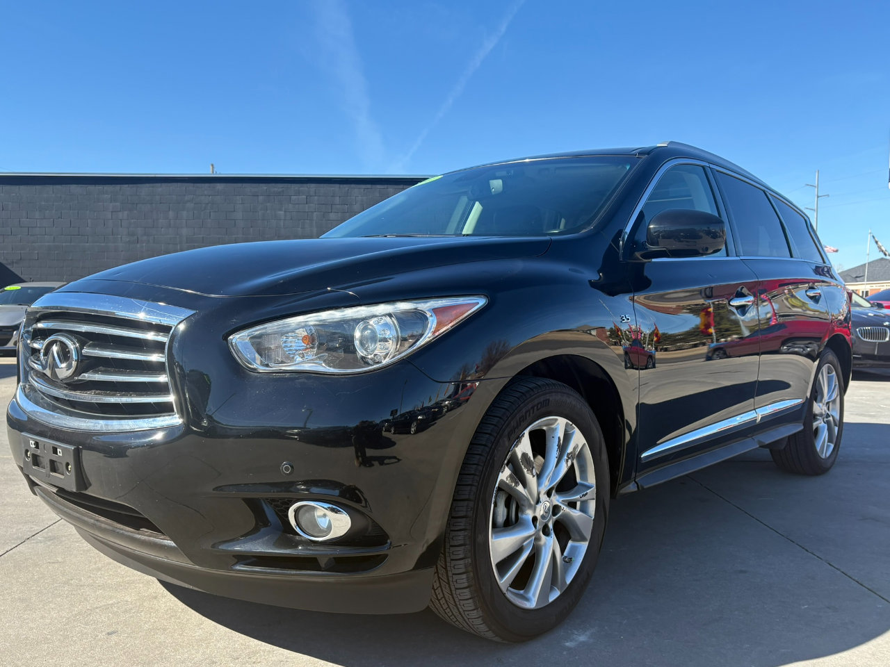 Used 2014 INFINITI QX60 FWD w/ Deluxe Touring Package image 3