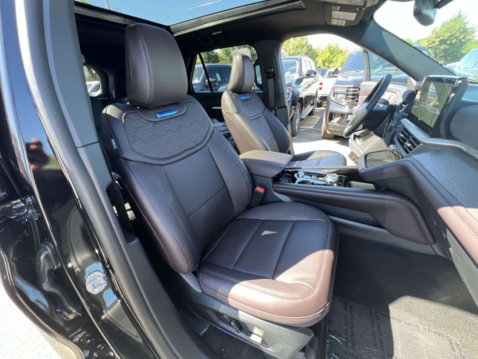 New 2026 Ford Explorer Platinum w/ LUX Leather Package AWD/4WD image 36
