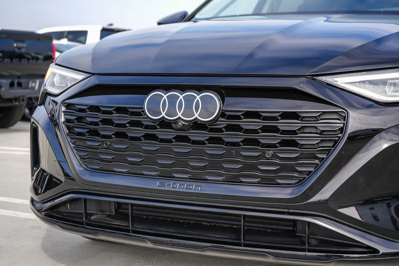 Used 2024 Audi Q8 e-tron Premium AWD/4WD image 6