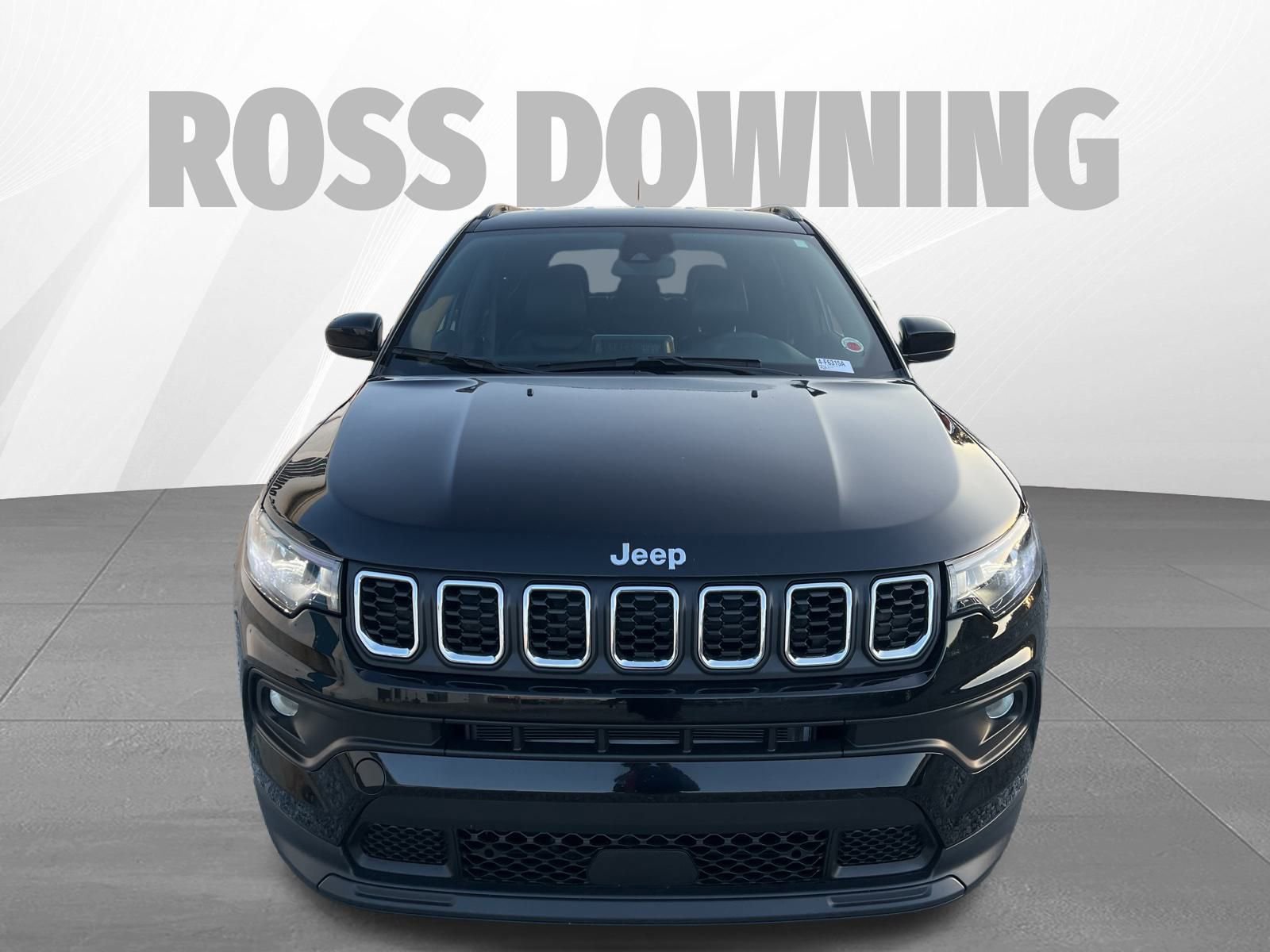 Used 2025 Jeep Compass Latitude image 2